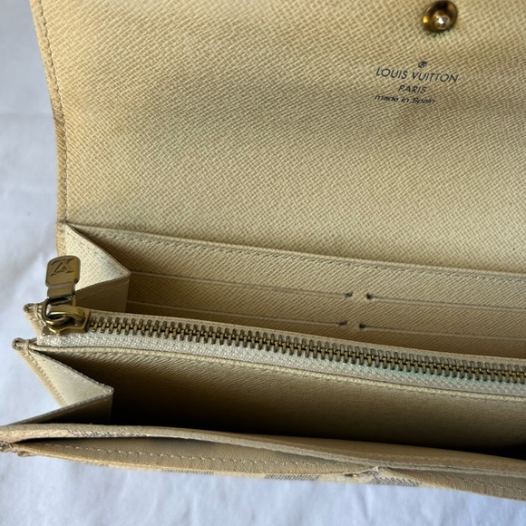 Auth Louis Vuitton Damier Azur Portefeuille Sarah long wallet in box - Picture 7 of 16